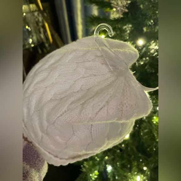 Coach White Knit Beanie with Gold Logo - Picture 6 of 16